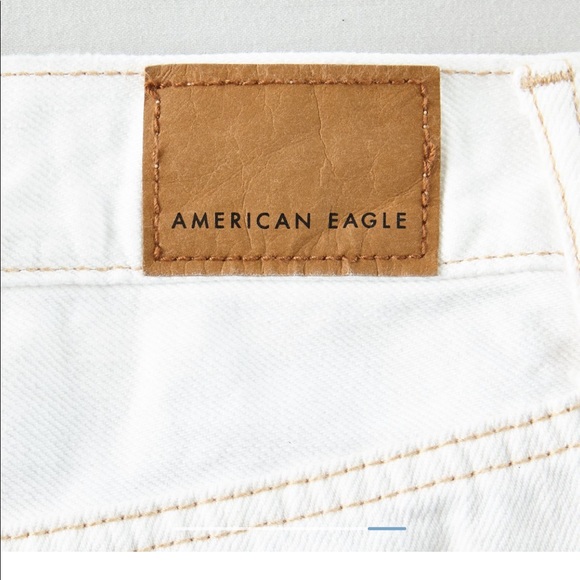 NWT! American Eagle White 90’s Boyfriend Shorts! - Picture 6 of 10